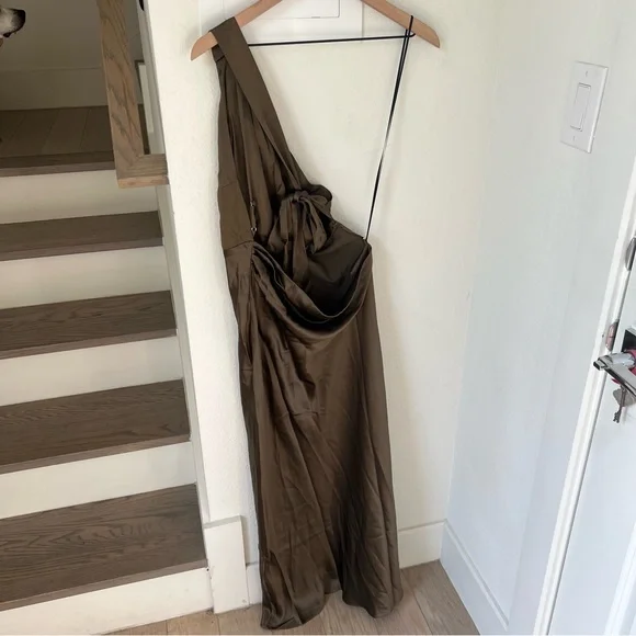 NWT Reformation Dasha Silk One Shoulder Maxi Dress in Morel Brown - Picture 6 of 12